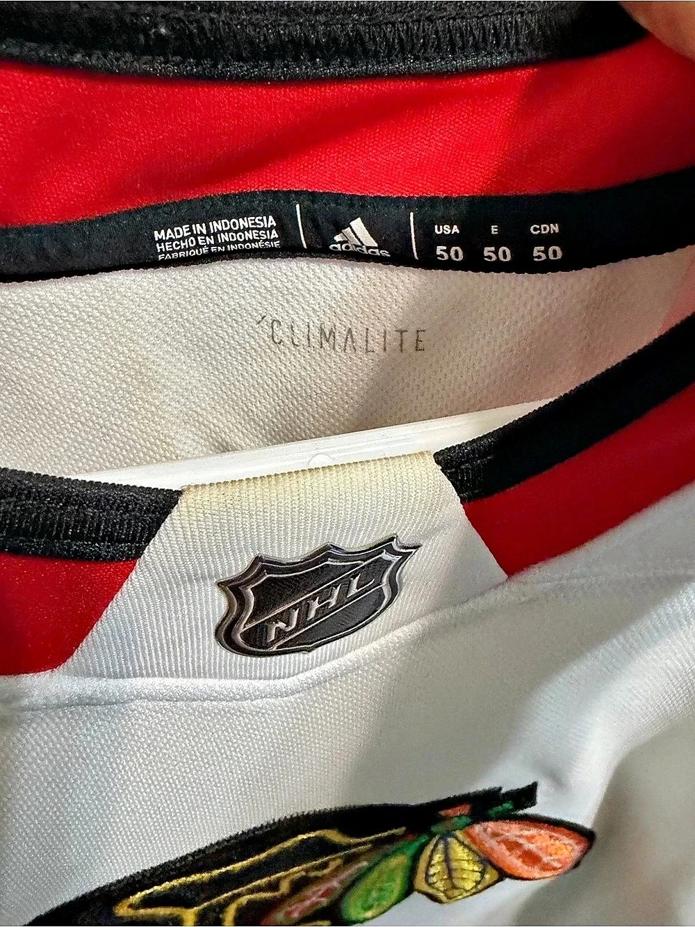 adidas Chicago Blackhawks NHL Jersey White & Red Medium Like New